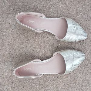 Gold metallic Toms flats